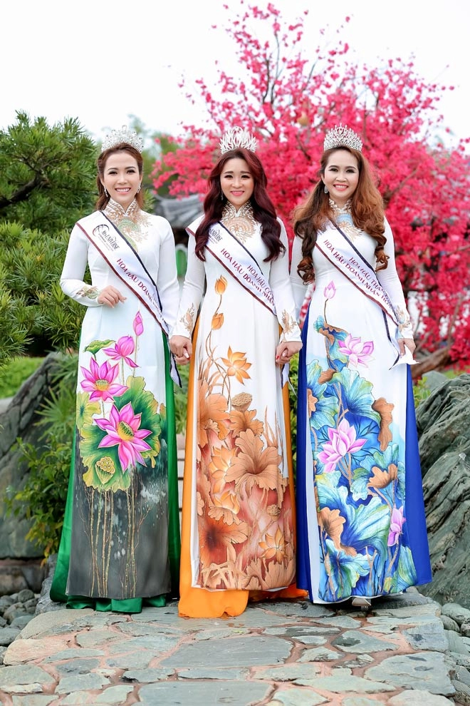 Những người đẹp hoa hậu doanh nhân hoàn cầu 2019 duyên dáng trong bst sen việt của ntk tuấn hải