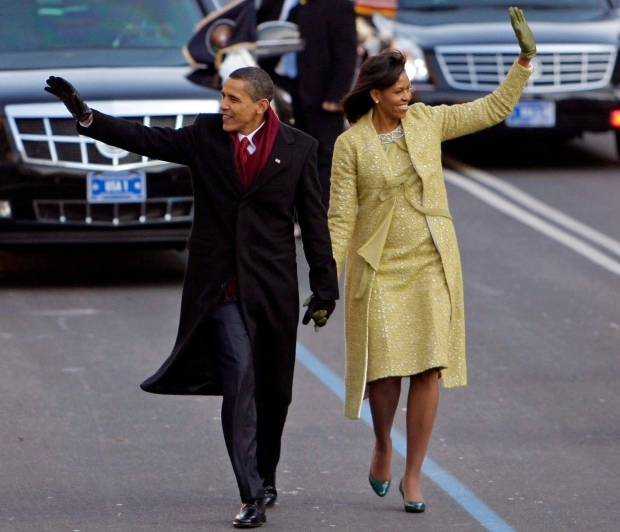 Phu nhân cựu tổng thống obama bất ngờ gợi cảm trên phố