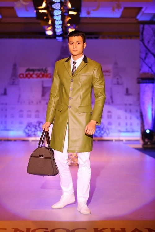 Thân thuy ha catwalk sau 7 năm gac kiêm