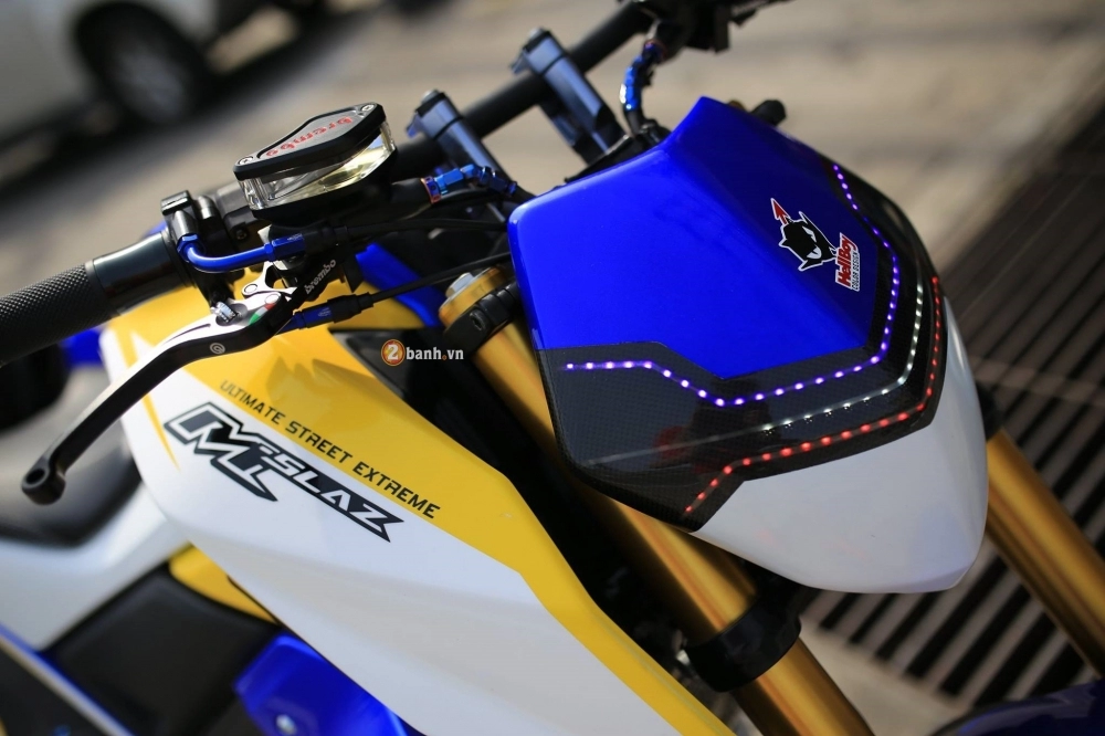 Yamaha m-slaz đầy nổi bật và phong cách trong bộ cánh mới