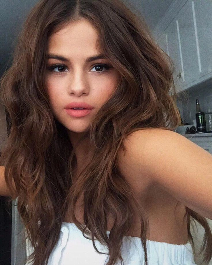 Nhờ cậy phù thủy make up gốc việt selena gomez đã trở nên quyến rũ thế này đây