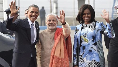 Ấn độ dự định tặng bà obama 100 bộ sari dệt từ vàng