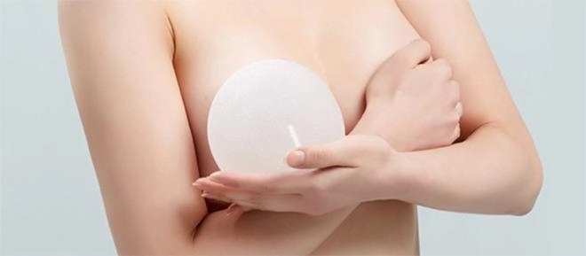 Quyết định nâng ngực bằng phương pháp nội soi đặt túi ngực cần lưu ý những điều gì