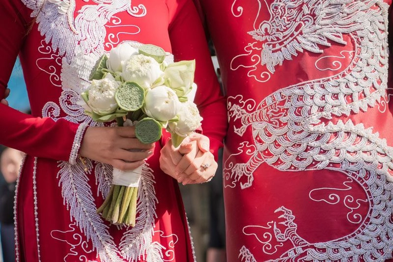 Á hậu hoàng oanh và chồng tây diện áo dài đôi long phụng đẹp như mơ trong ngày cưới