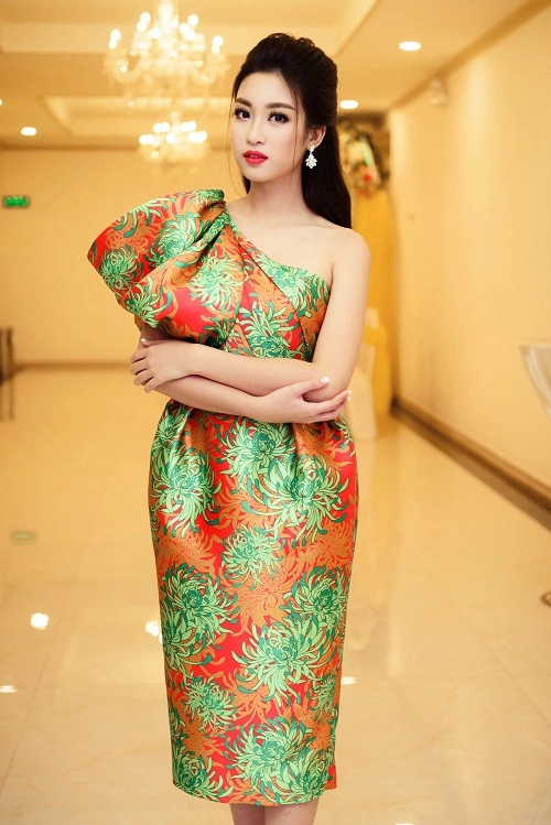 Hoa hậu mỹ linh đọ sắc cùng 2 á hậu