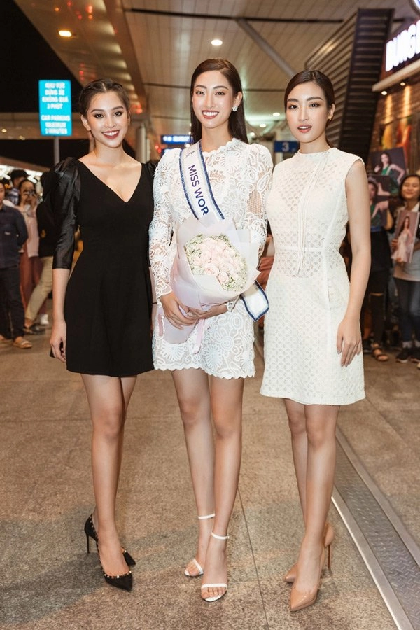 Thời trang trắng thanh lịch của lương thuỳ linh tại miss world 2019