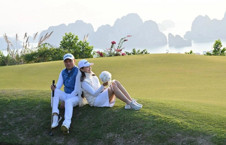 Vân hugo là cô dâu độc nhất vô nhị ra sân golf chụp hình cưới với bộ váy không ai đụng hàng