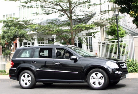  cận cảnh mercedes gl450 ở sài gòn 