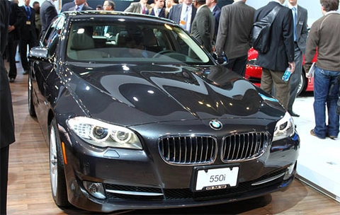  xe bmw bị đánh cắp trên đường tới triển lãm new york 