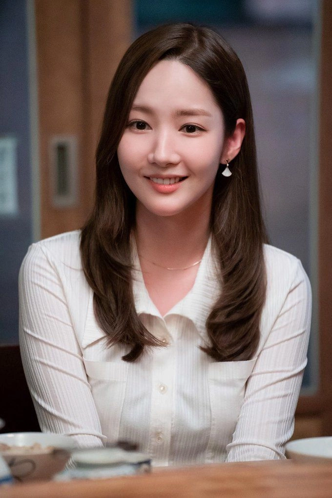 Học cách diện đồ công sở đẹp từ park min young