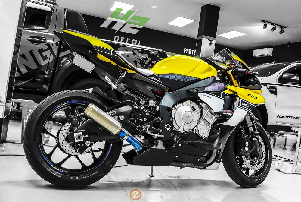 Yamaha r1 lột xác theo phiên bản kỷ niệm 60 năm yamaha