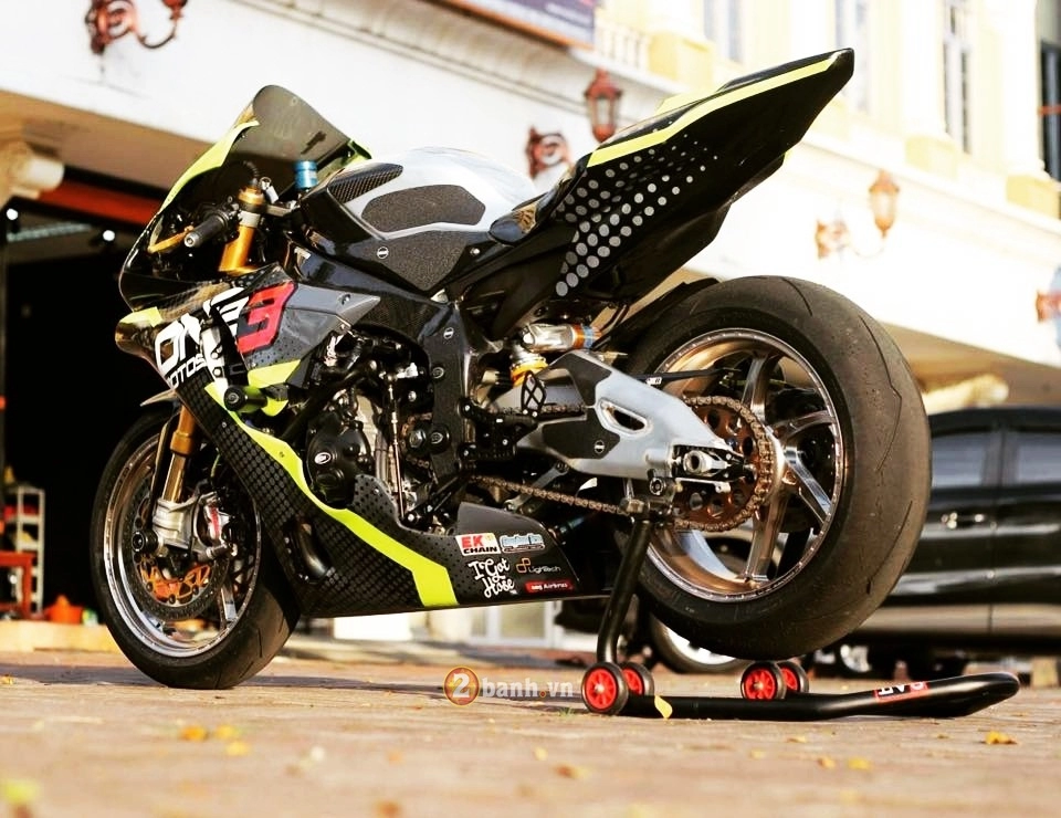 Yamaha r1m siêu chất trong phiên bản đường đua từ one3 motoshop