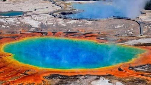 10 hồ nước nóng rực rỡ bậc nhất thế giới