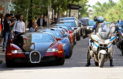  5 siêu xe bugatti veyron trong một bức ảnh 