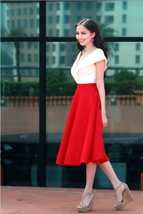 6 bộ cánh bạo tay nhất tuần của sao việt