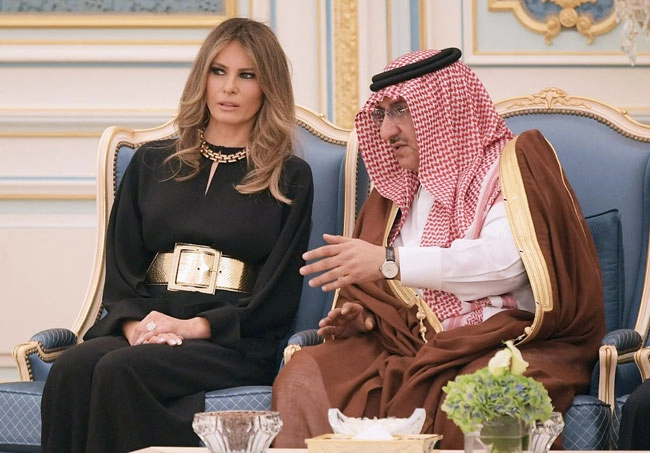 6 bộ cánh đẹp không thể chê của melania trump nhưng vẫn bị dân mỹ chỉ trích tơi bời