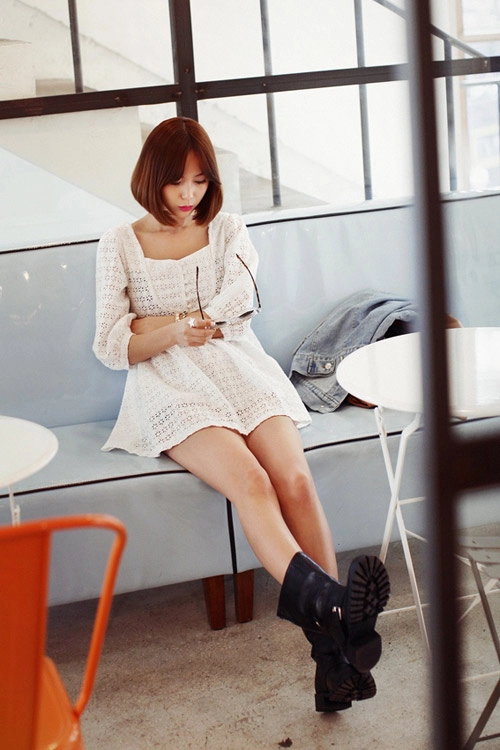 83 công sở phóng khoáng cùng áo ren