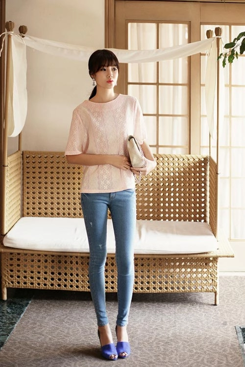 83 công sở phóng khoáng cùng áo ren