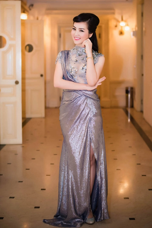 Á hậu thụy vân cuốn hút vì quá duyên dáng