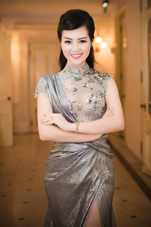 Á hậu thụy vân cuốn hút vì quá duyên dáng