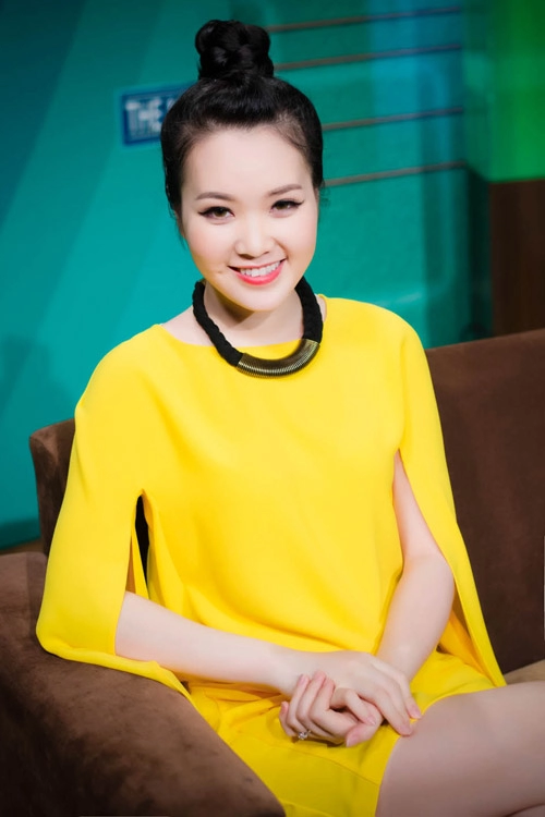 Á hậu thụy vân cuốn hút vì quá duyên dáng
