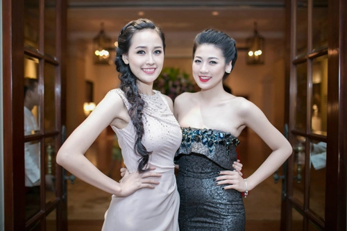 Á hậu tú anh mong manh vai trần