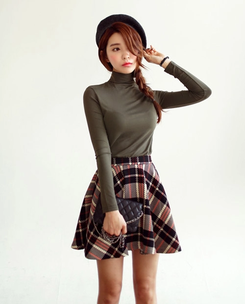 Áo len nào hợp với chân váy đó
