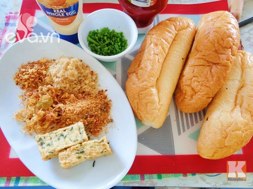 Bánh mì nướng muối ớt thần thánh ở sài thành có cách làm như thế nào