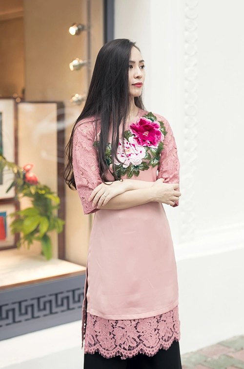Bị chê tơi tả nhưng áo dài váy đụp vẫn được hỏi mua tấp nập