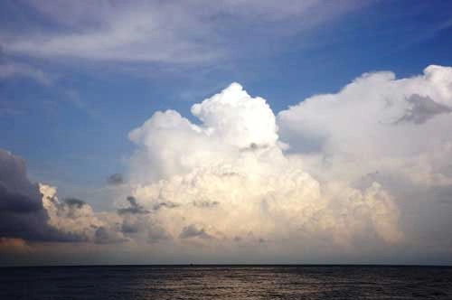 Bình minh quyến rũ ở côn đảo