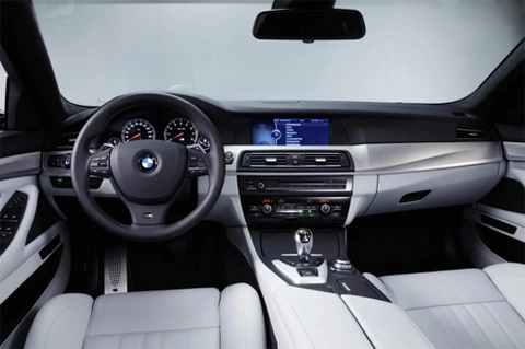  bmw đưa tiếng động cơ vào cabin 