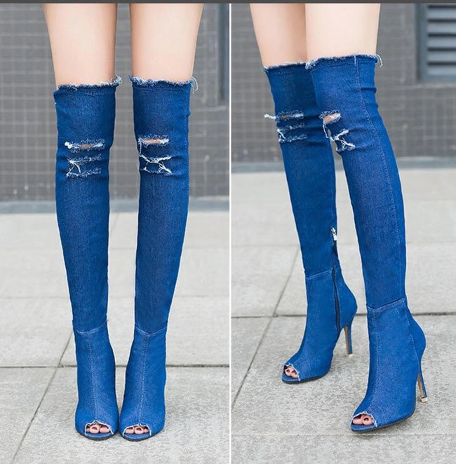 Boot denim bị chê tả tơi của kim kardashian lại hot bất ngờ tại các shop thời trang việt