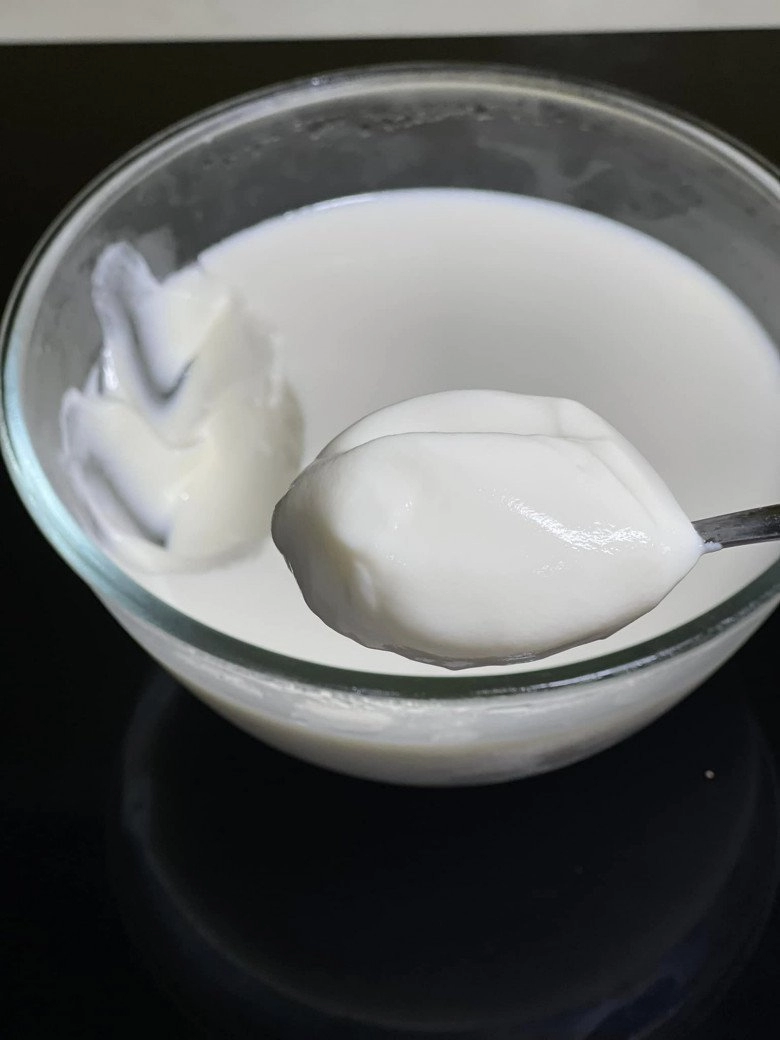 Cách làm sữa chua úp ngược chỉ trong 10 phút mịn mượt núng nính không bị đá dăm