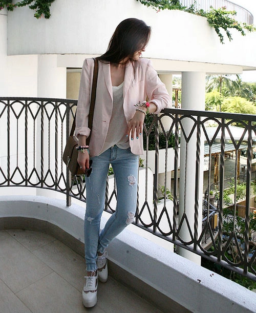 Cách mix hợp mốt cho nàng mê đồ jean