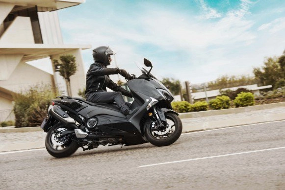 Cận cảnh yamaha tmax dx 2017 với giá gần 300 triệu đồng tại anh