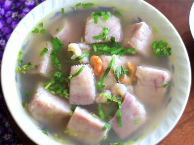 Canh khoai môn thơm ngọt cho cả nhà