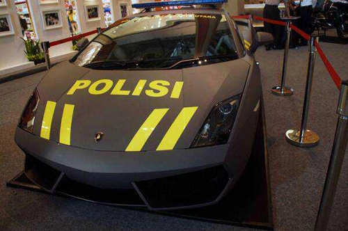 cảnh sát indonesia sắm bộ đôi siêu xe lamborghini 