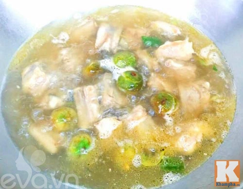 Canh sườn nấu sấu chua chua dễ ăn