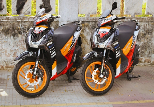  cặp đôi honda sh150 lên dàn áo repsol ở sài gòn 