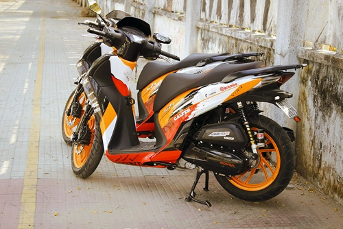  cặp đôi honda sh150 lên dàn áo repsol ở sài gòn 