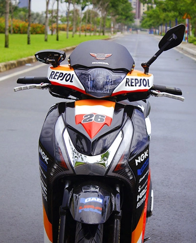  cặp đôi honda sh150 lên dàn áo repsol ở sài gòn 