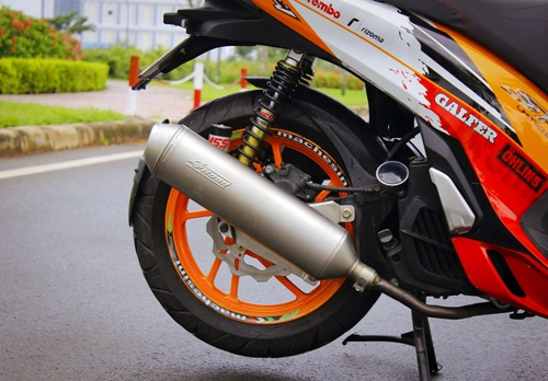  cặp đôi honda sh150 lên dàn áo repsol ở sài gòn 