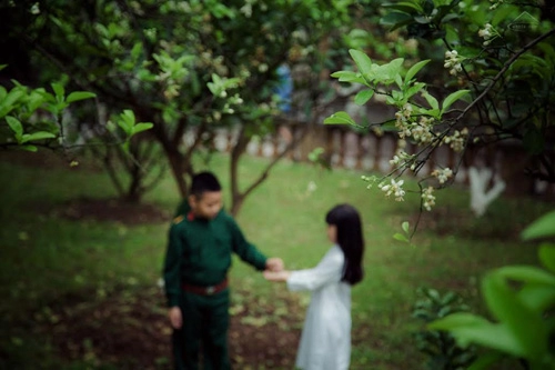 Cặp đôi nhí thanh mai trúc mã làm ai cũng nhớ mối tình đầu