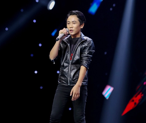 Cậu bé nghèo hát dân ca khiến hlv the voice kids phát cuồng