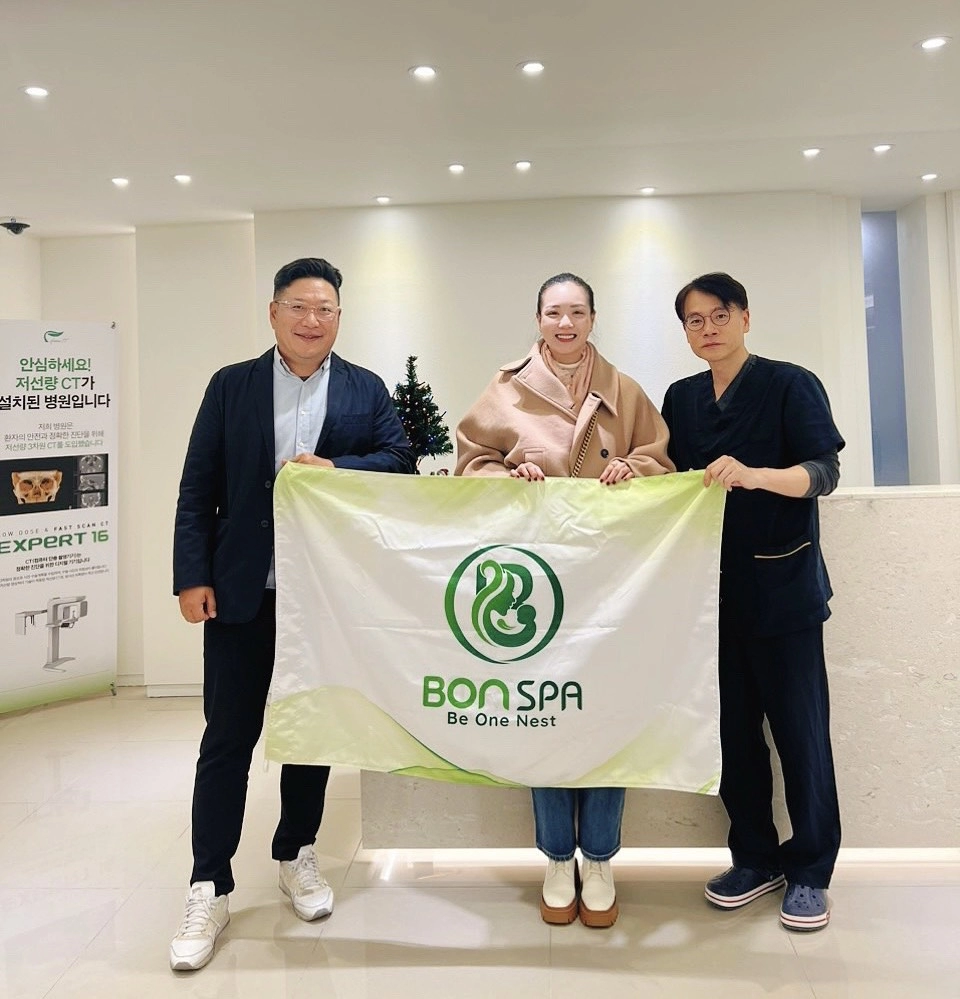 Ceo bon spa tham quan nhà máy sản xuất sản phẩm chăm sóc da cao cấp queens holic tại hàn quốc