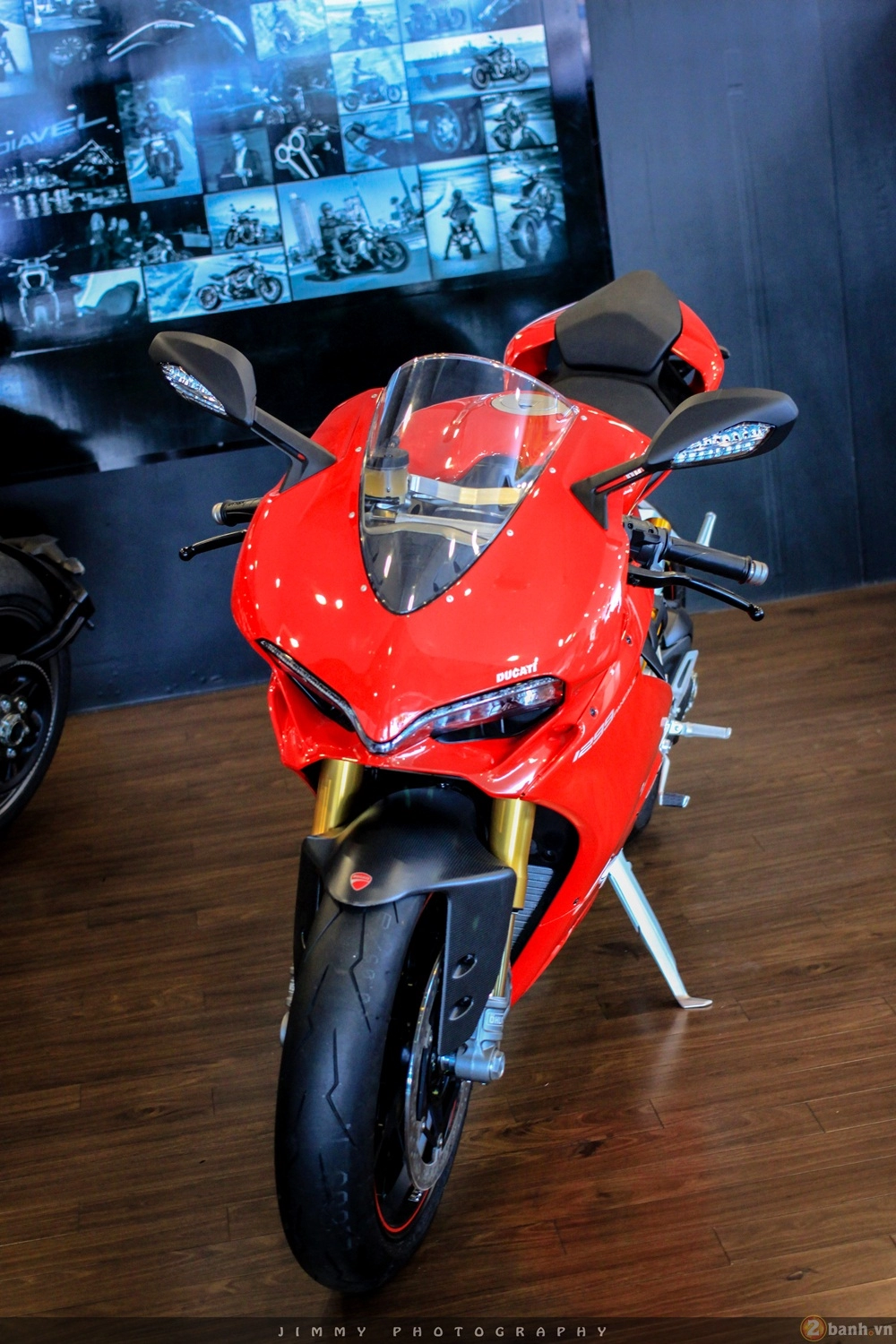 Chân dài italy 1299 panigale s - chiếc super sport gọn nhẹ nhất hiện nay