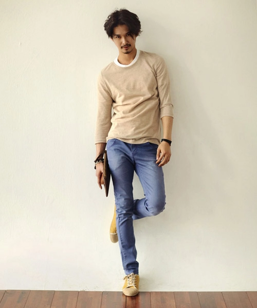 Chàng hóa mỹ nam với quần kaki màu