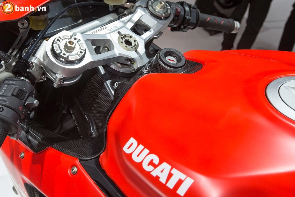 Chiêm ngưỡng cận cảnh ducati 1299 superleggera - chiếc xe mô tô đắt xắt ra miếng