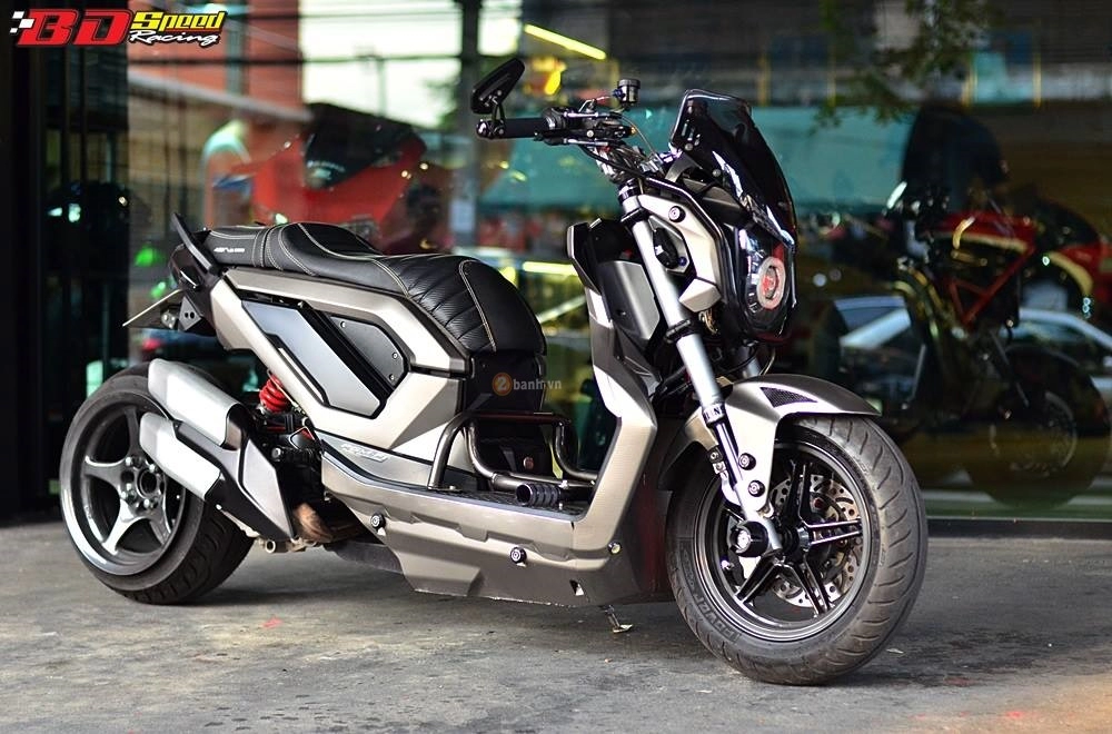 Chiến binh thép honda zoomer đầy cơ bắp tại thái lan