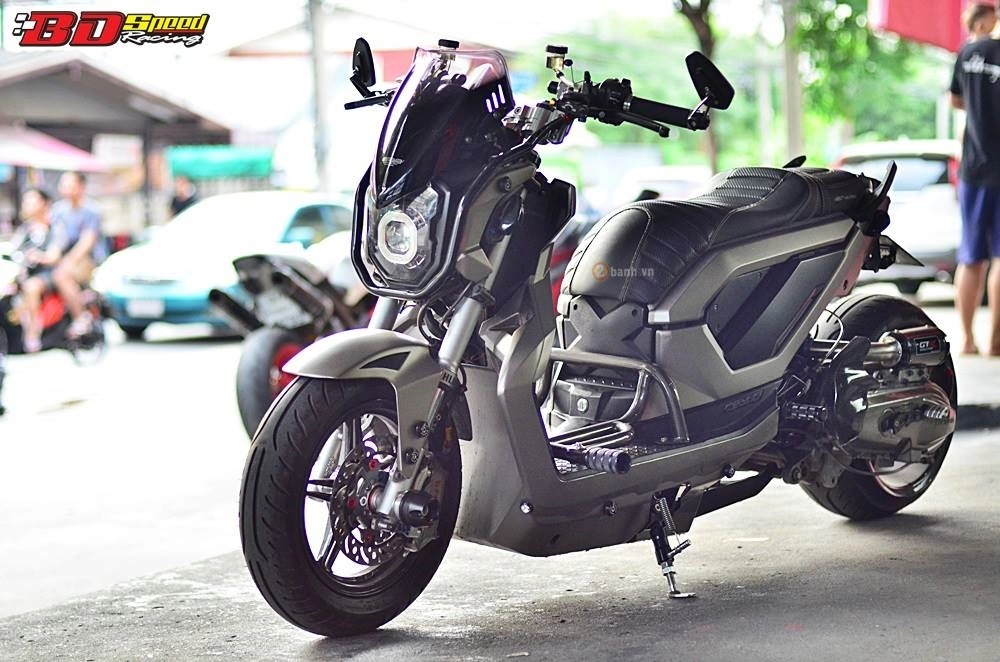 Chiến binh thép honda zoomer đầy cơ bắp tại thái lan